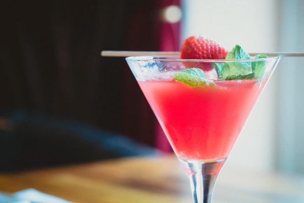 5 loại cocktail cồn nhẹ dưới 5% alc cho phụ nữ thưởng thức không ngần ngại